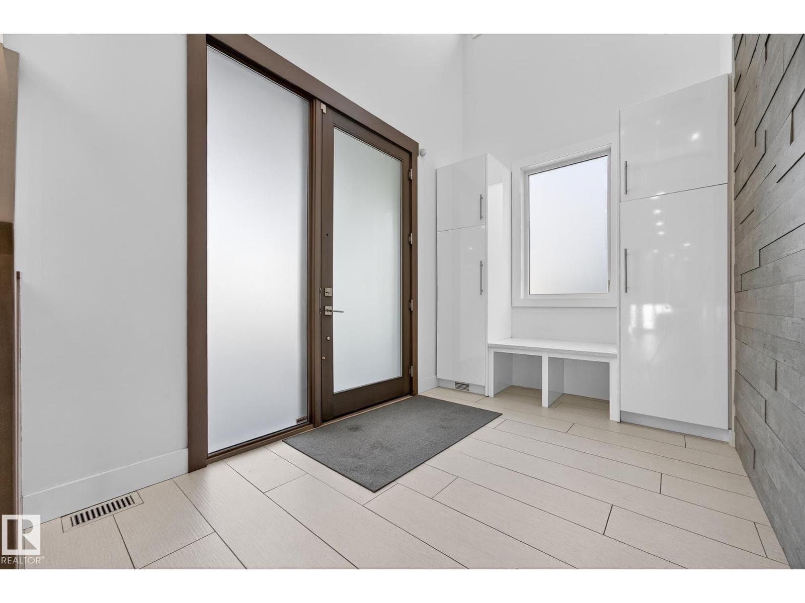 14643 92A AV NW — photo 2