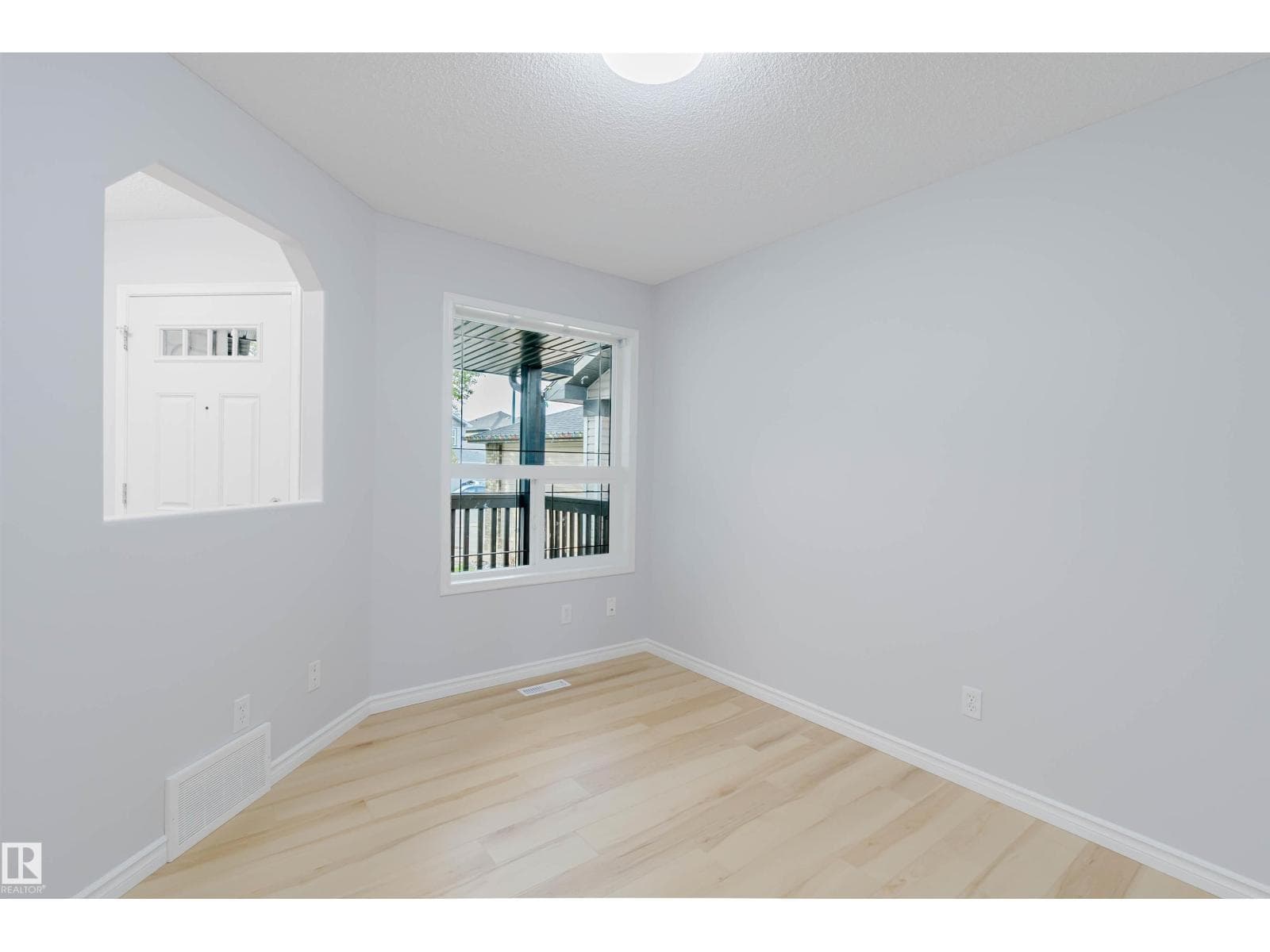 1227 115 ST SW — photo 4