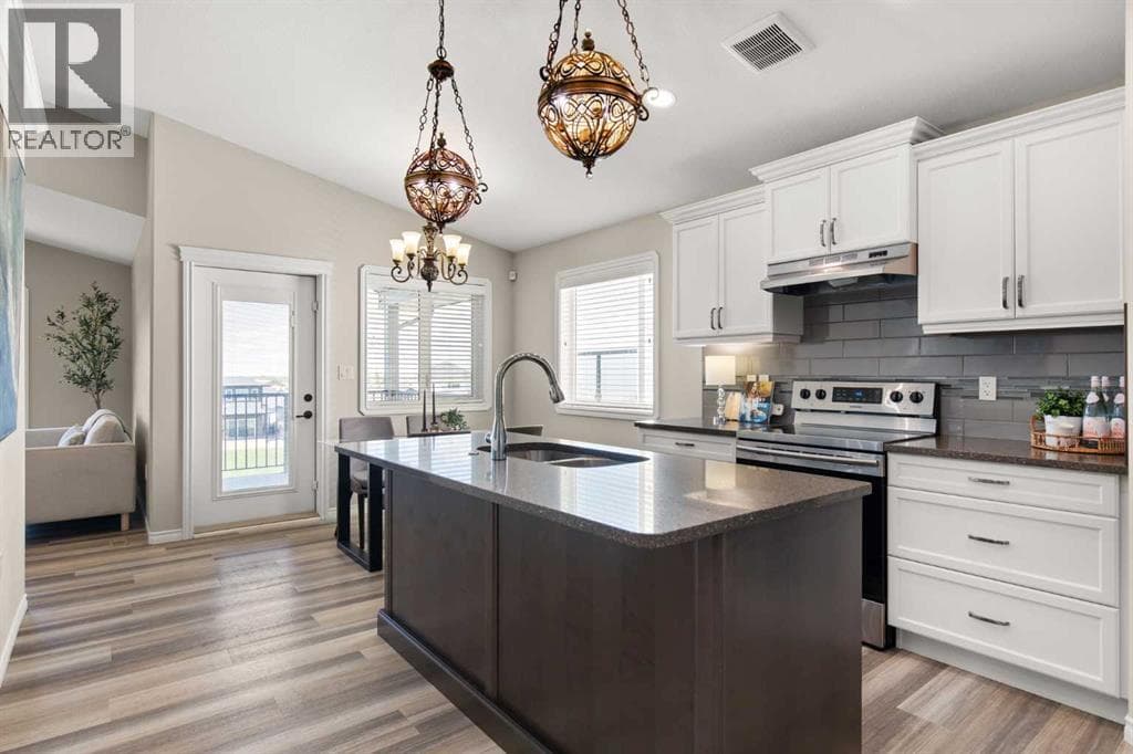 220 Sierra Road SW — photo 3