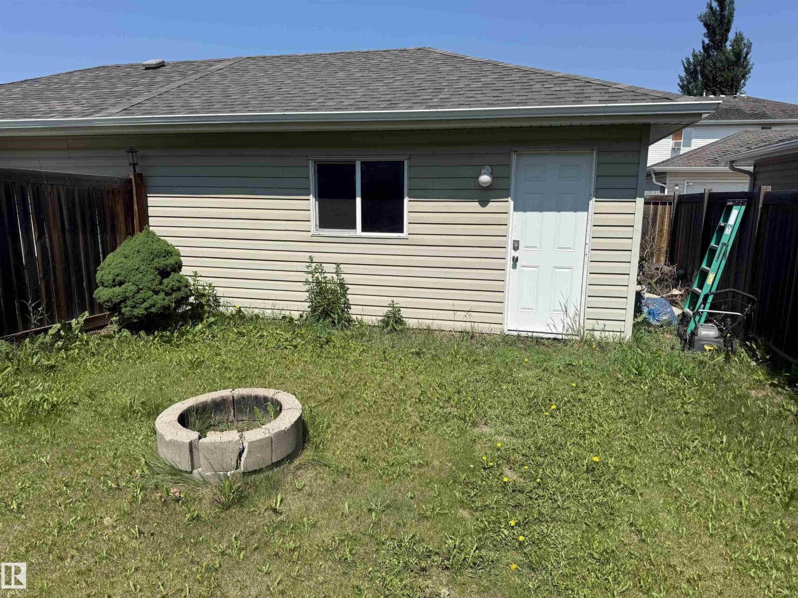 2314 29A AV NW — photo 3