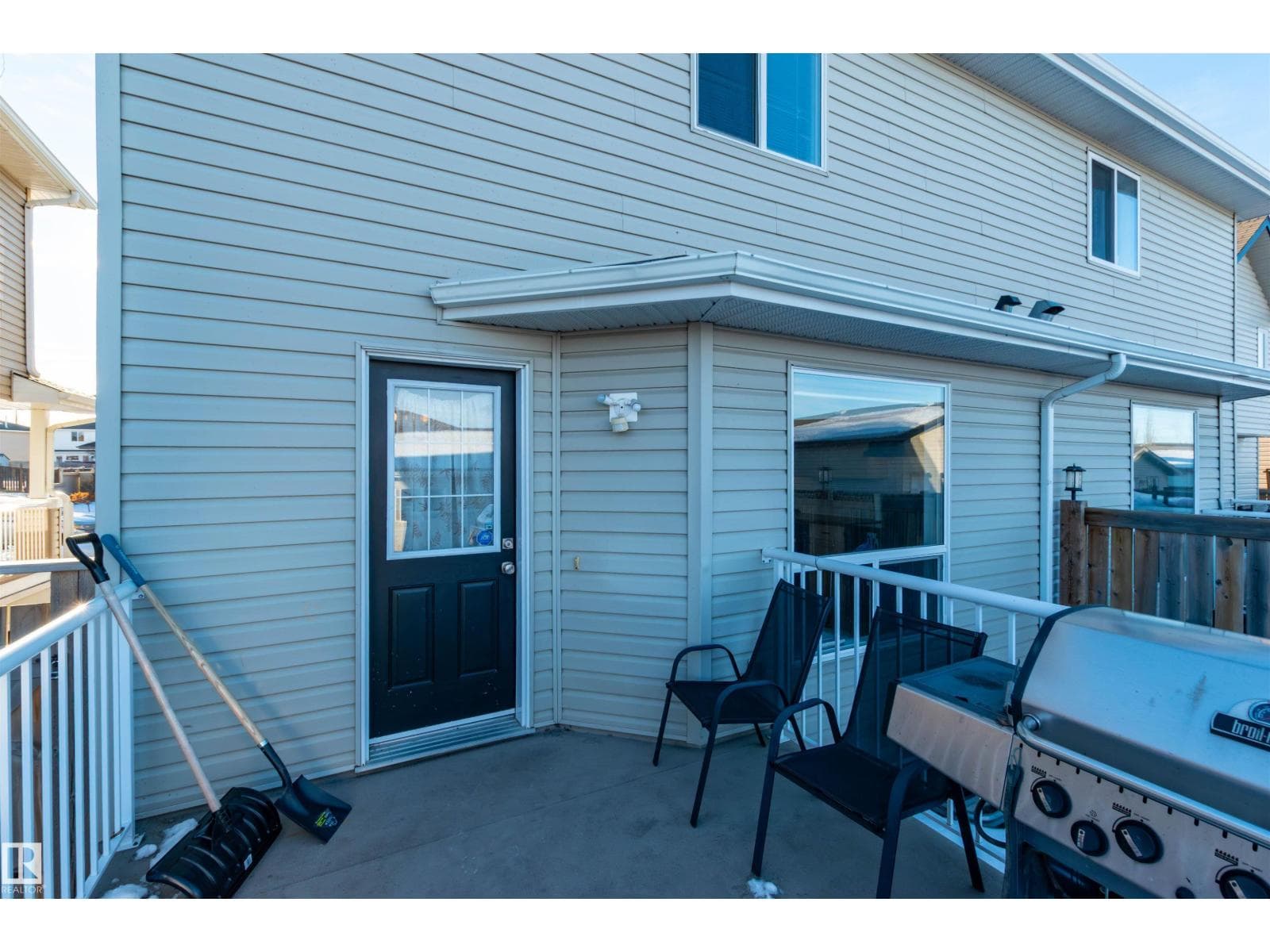 2314 29A AV NW — photo 5