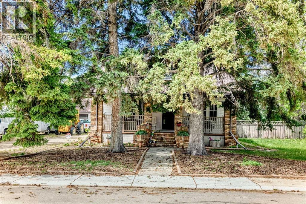 122 2 Avenue E — photo 3
