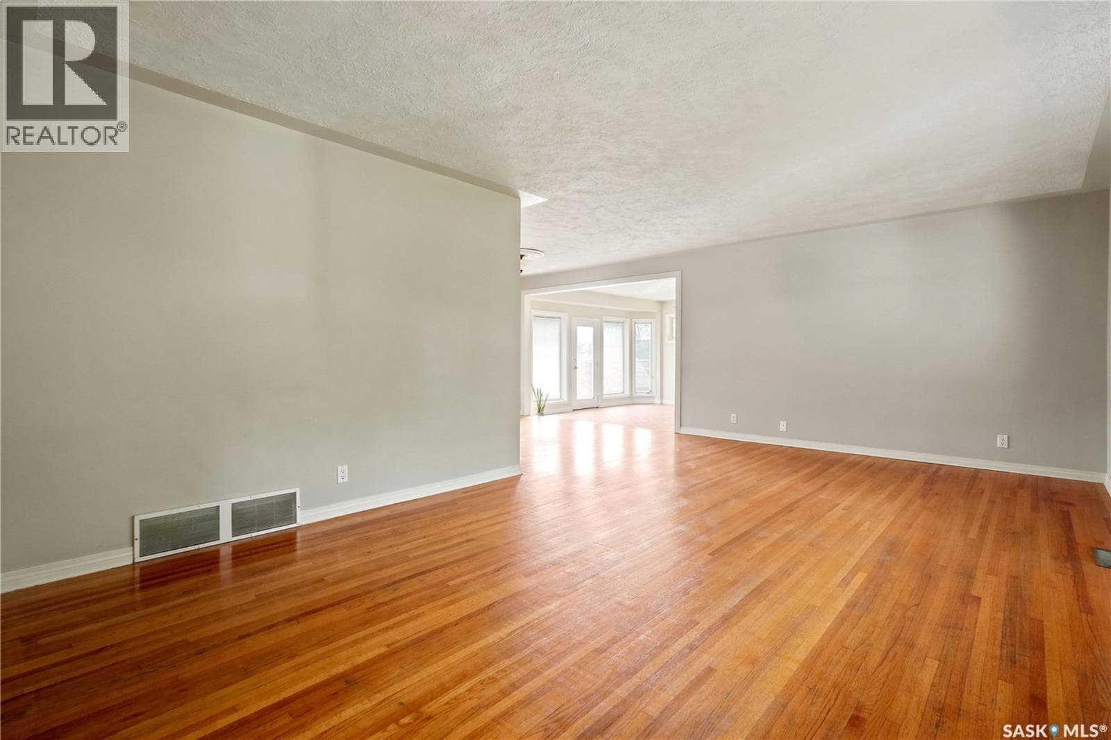 53 Darke CRESCENT — photo 4