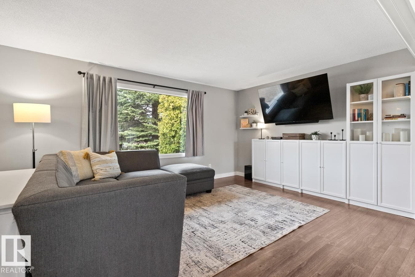 20 CARAGANA AV — photo 3