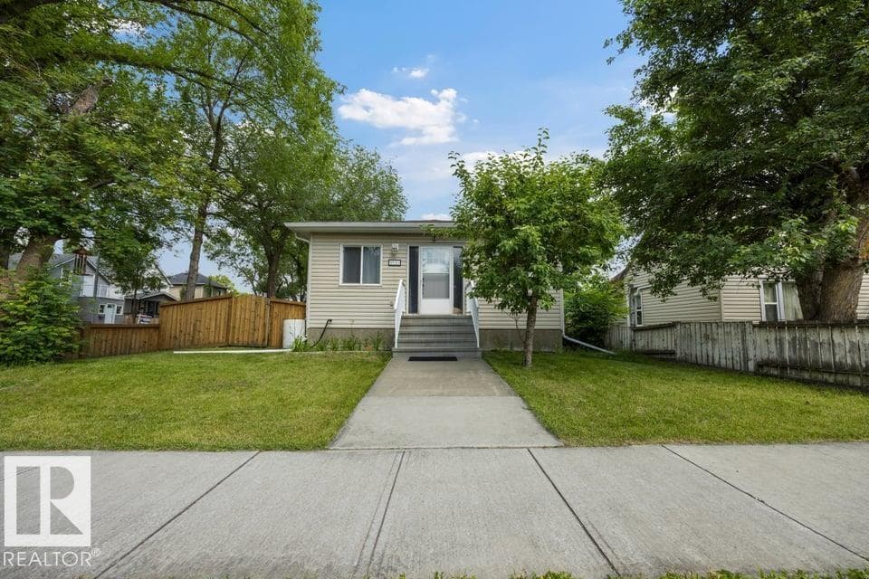 9530 122 AV NW — photo 2