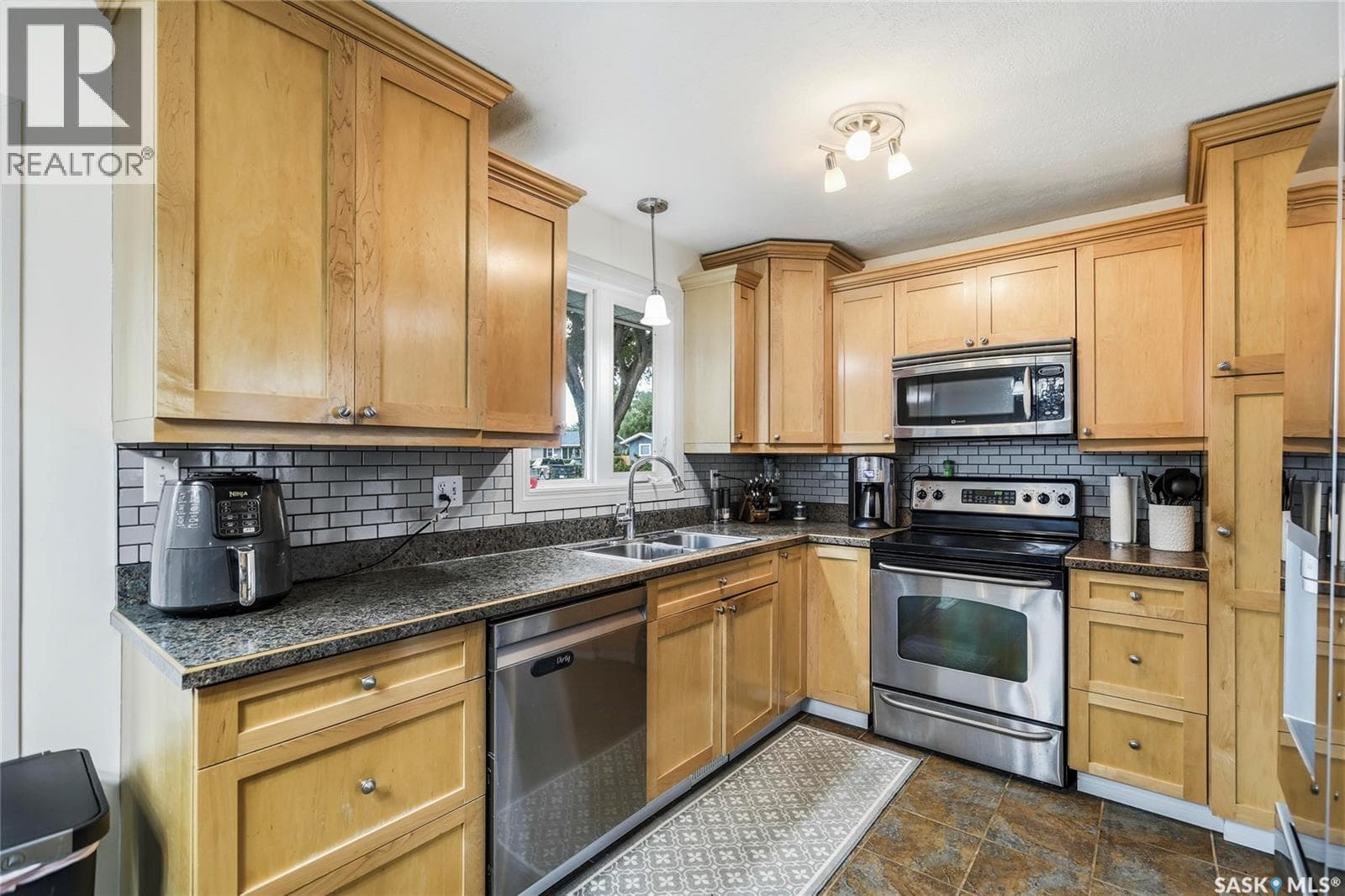 251 Sangster BOULEVARD — photo 3