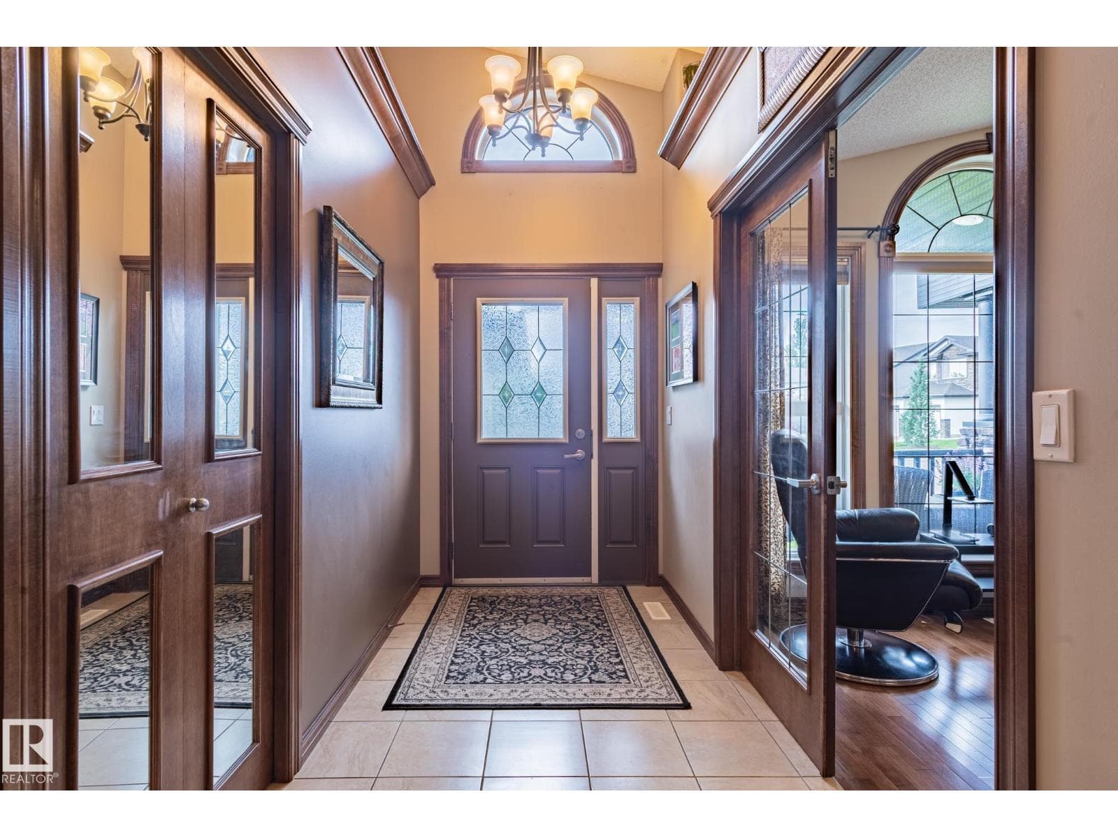 19 NEWTON PL — photo 4