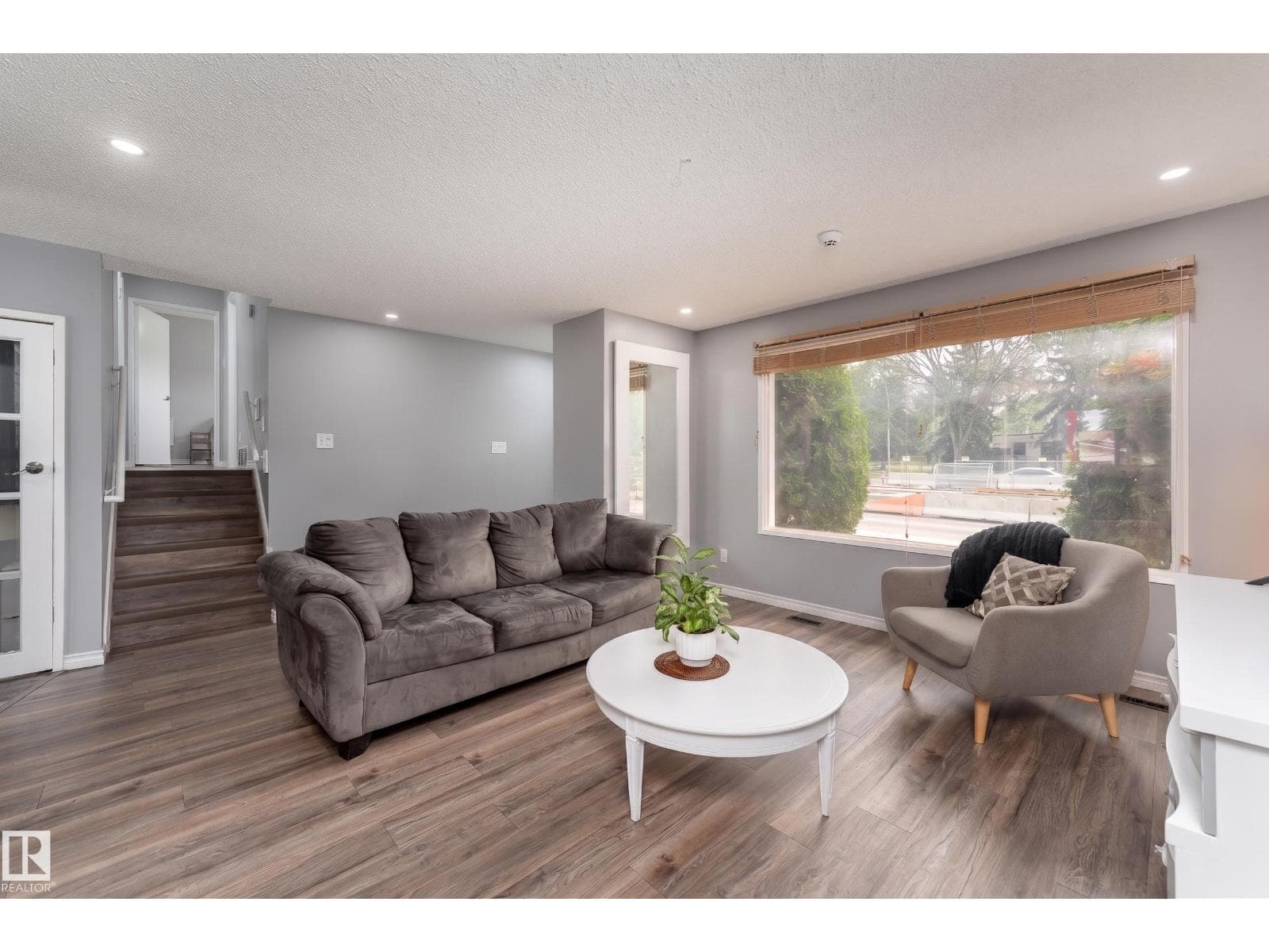 9012 MEADOWLARK RD NW — photo 3