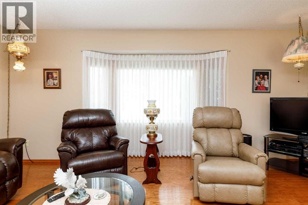 88 McCullough  Cresent — photo 5