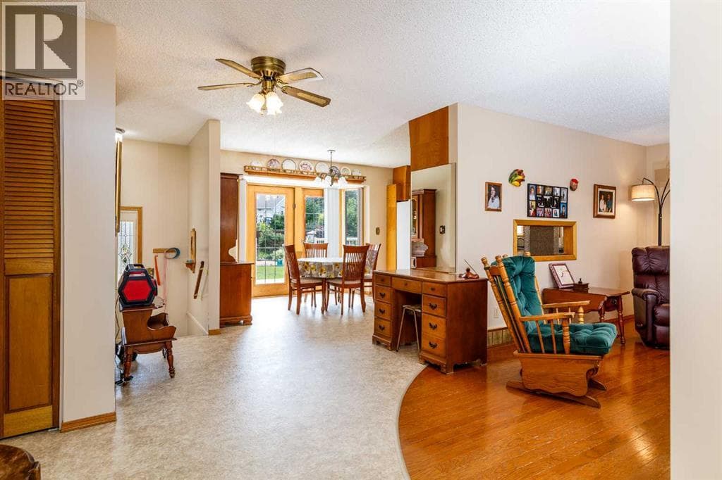 88 McCullough  Cresent — photo 3
