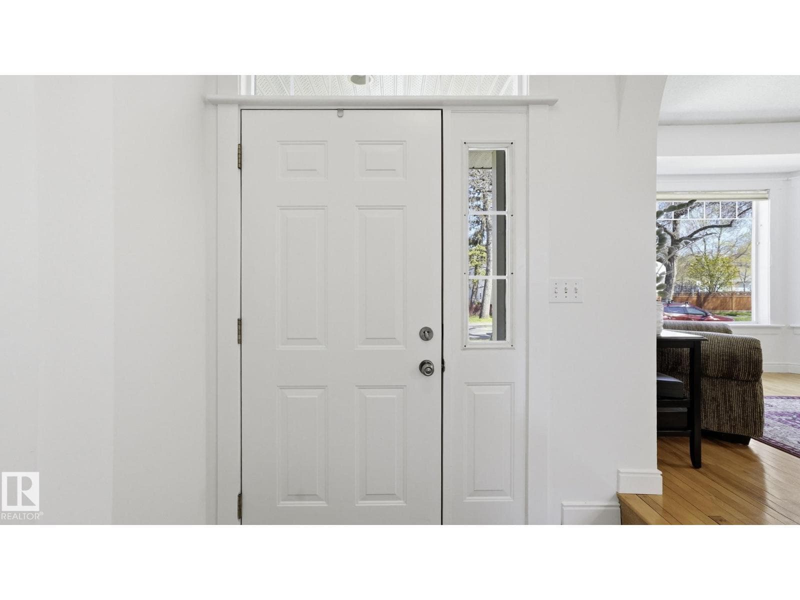 9611 77 AV NW — photo 5