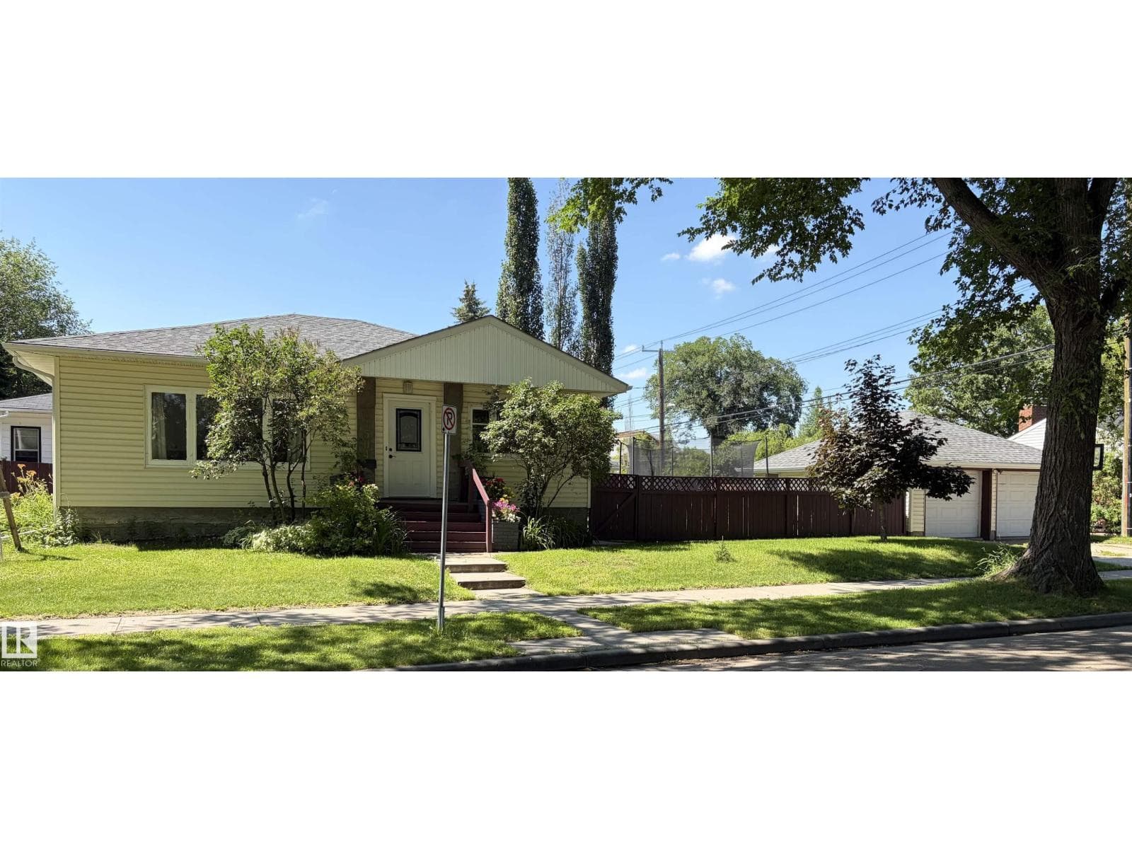 11504 137 ST NW