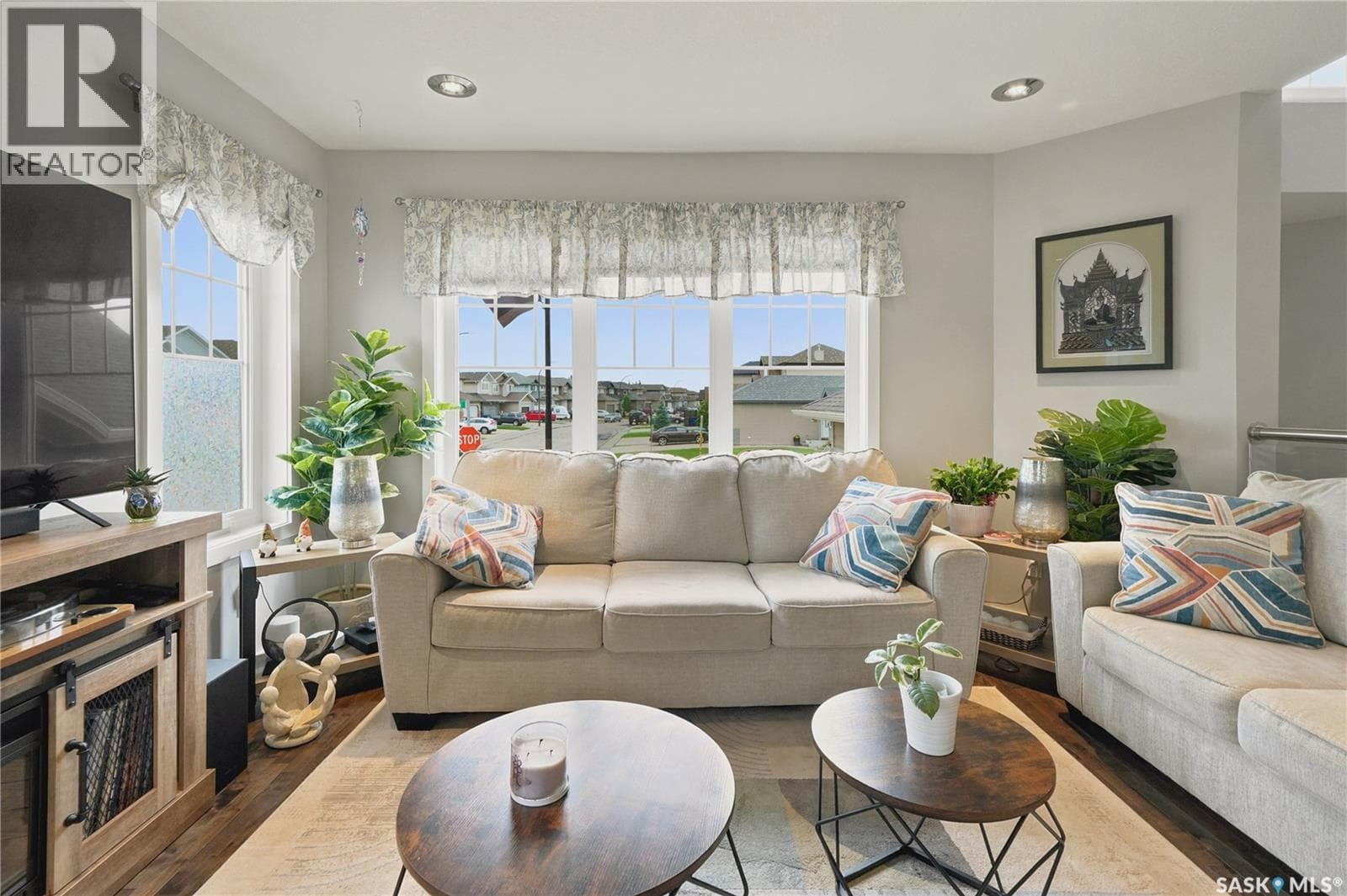 303 East Hampton BOULEVARD E — photo 5