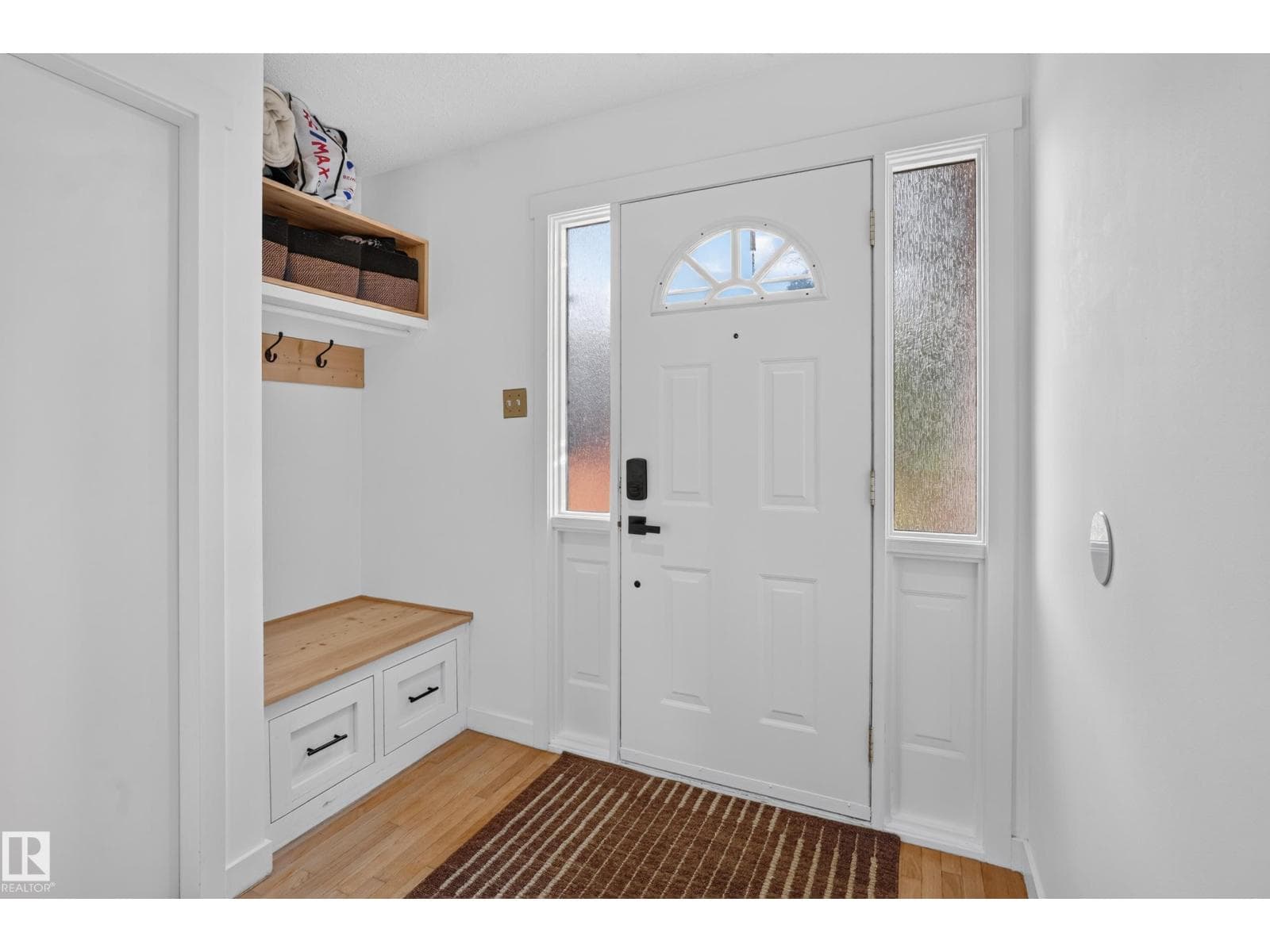 6712 36A AV NW — photo 4