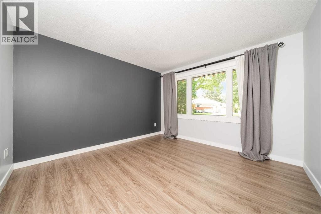 2631 16 Avenue SE — photo 4