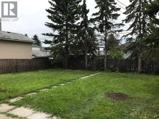 2715 14 Avenue SE — photo 2