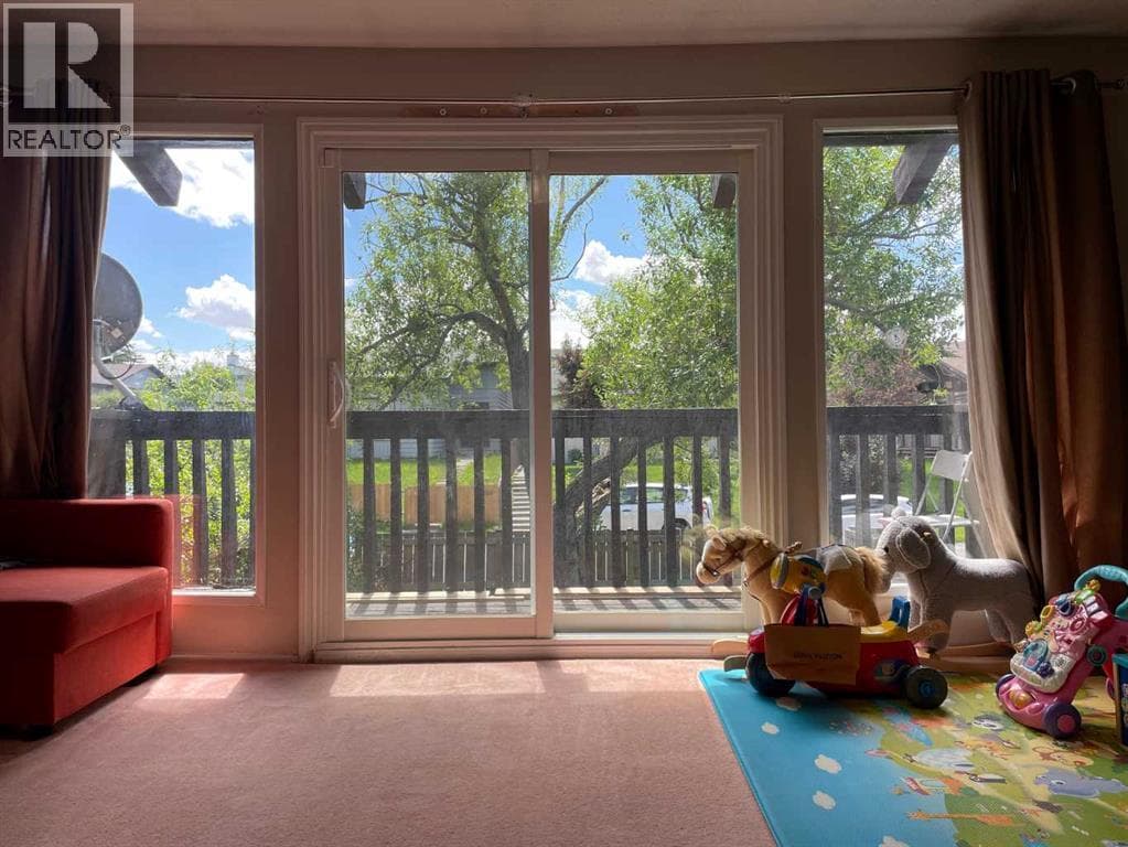 153 Bergen Crescent NW — photo 3