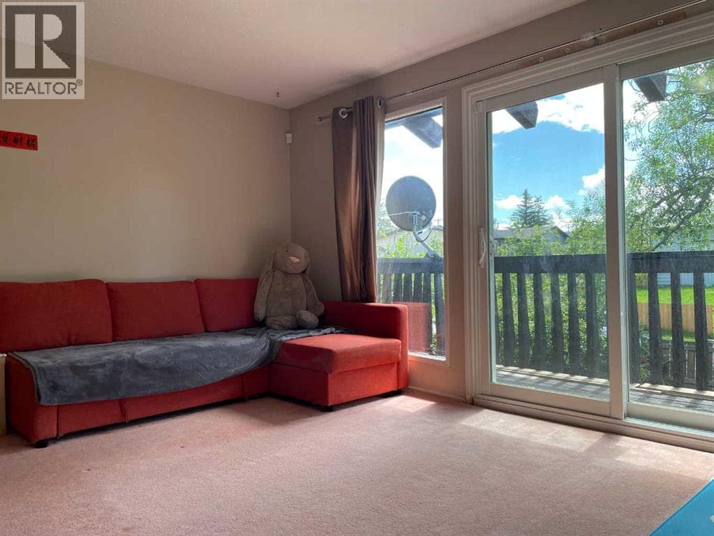 153 Bergen Crescent NW — photo 5