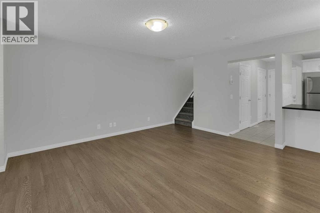 18 Windford Crescent SW — photo 5