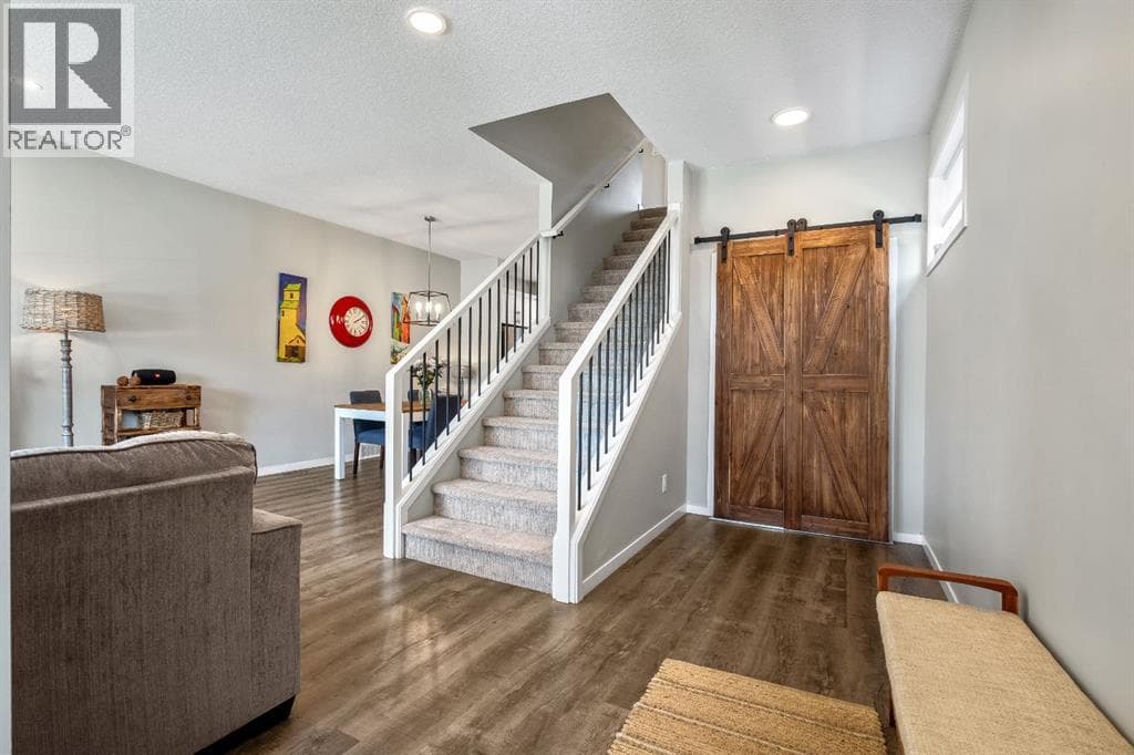 30 WOLF Crescent — photo 3