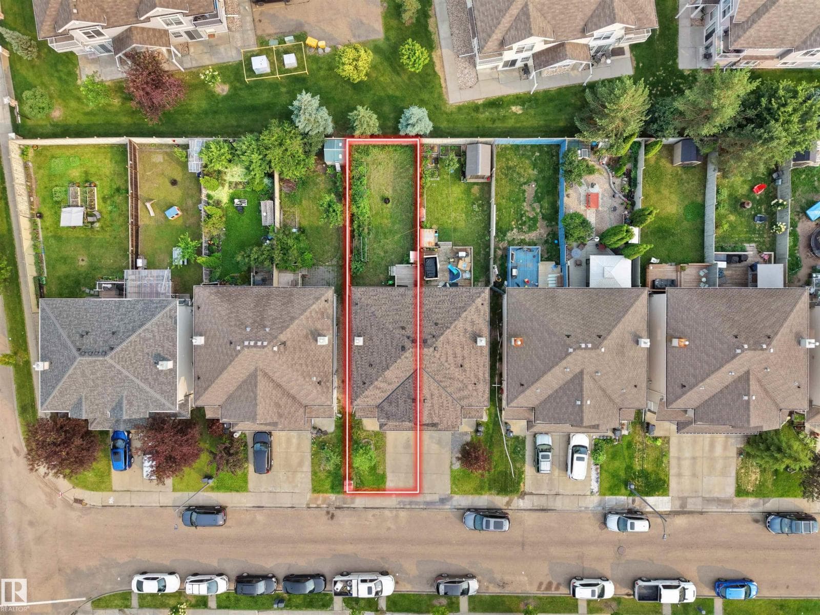 8111 7 AV SW SW — photo 4
