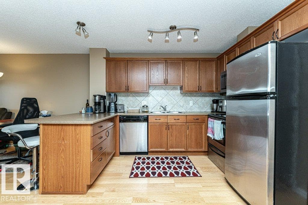 #414 4407 23 ST NW — photo 3