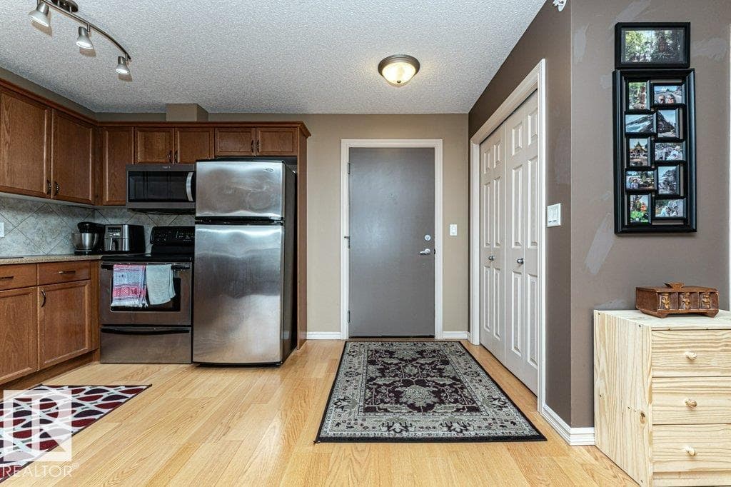 #414 4407 23 ST NW — photo 4