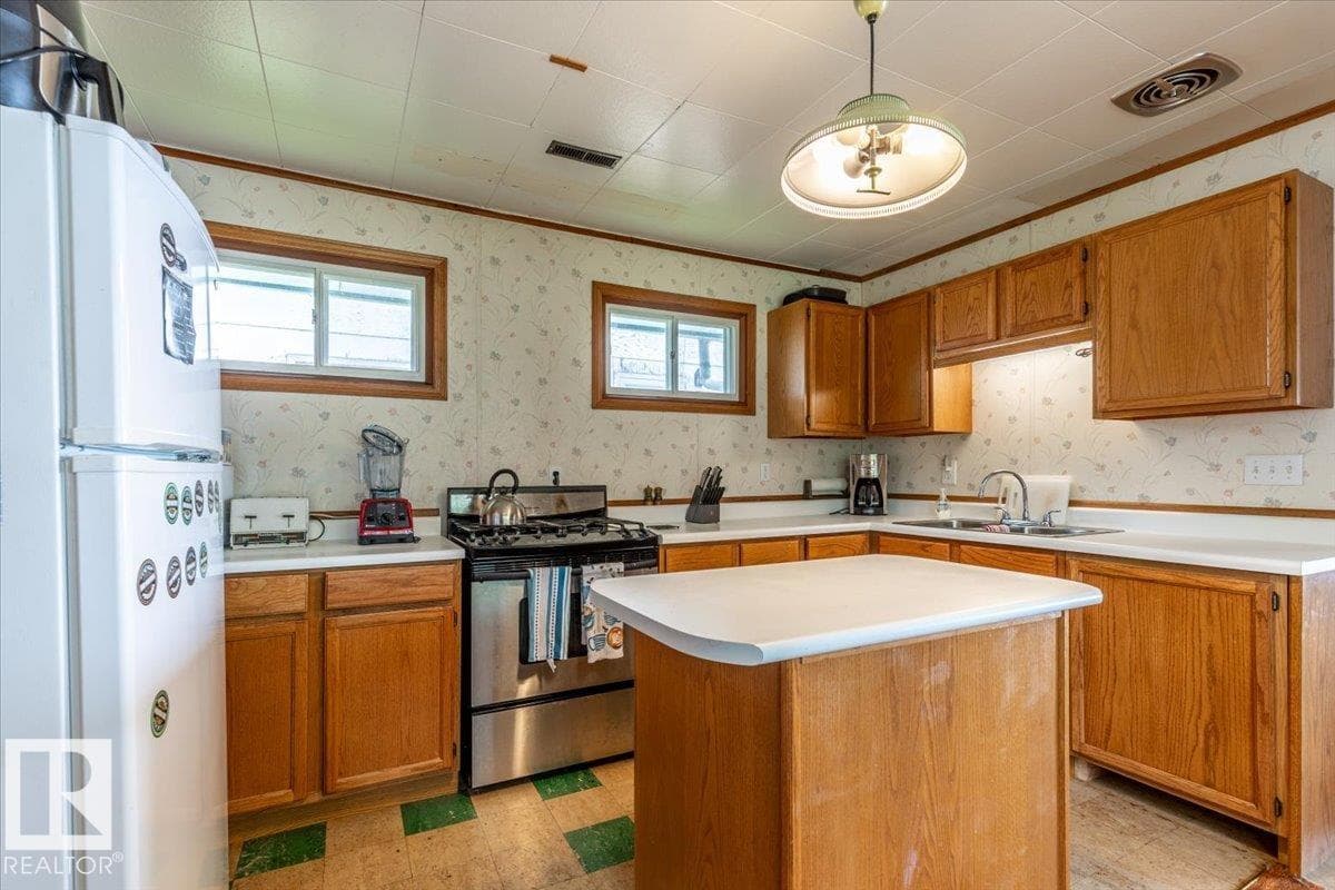 59 Beach Ave — photo 4