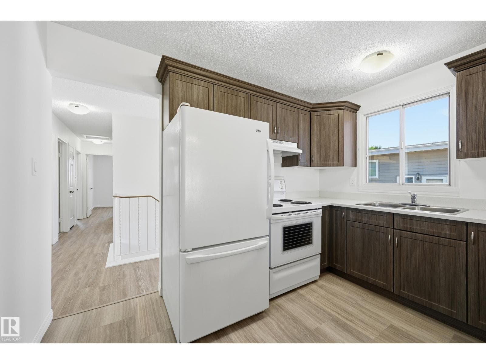 3413 135 AV NW — photo 5