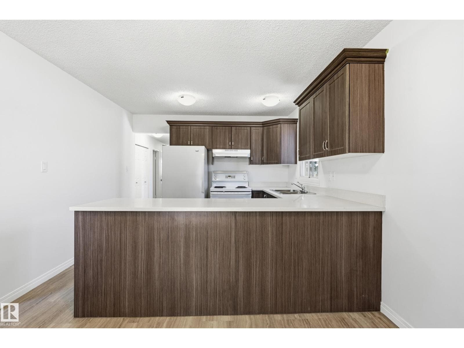 3413 135 AV NW — photo 4