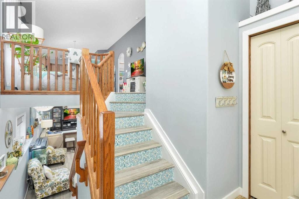 545 Lancaster Drive — photo 3