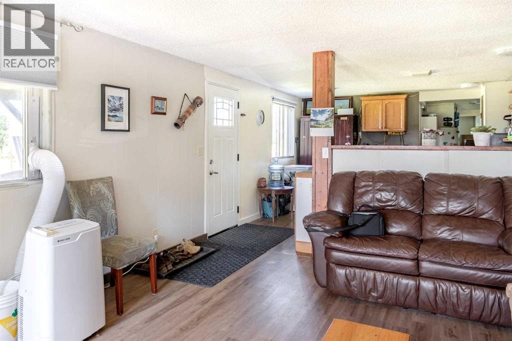 70280 Highway 747 — photo 5