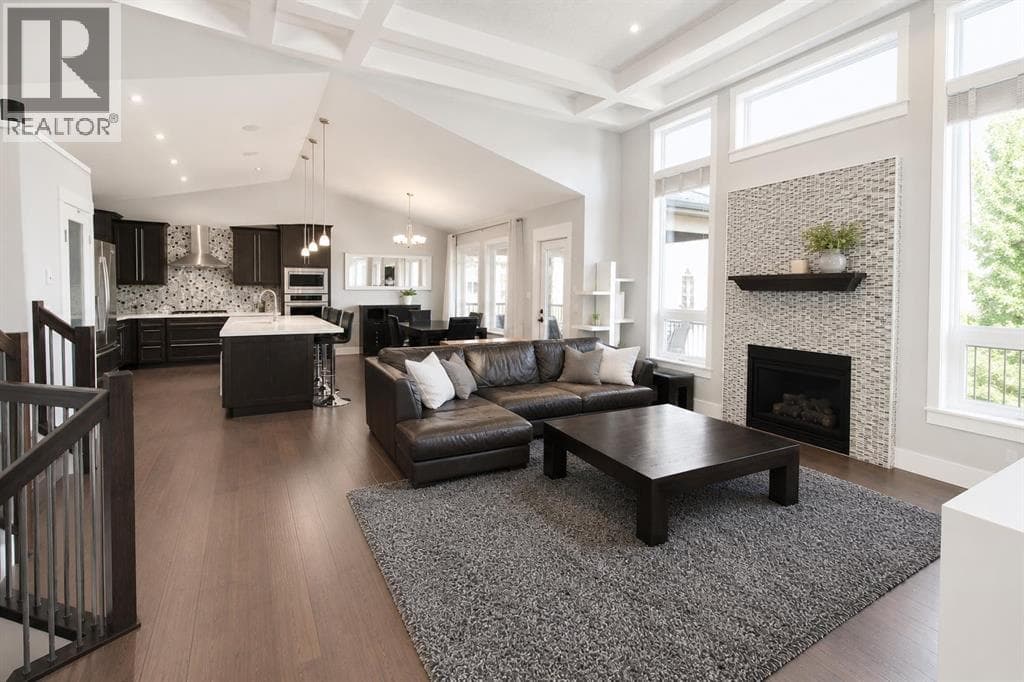 378 Webster Drive — photo 2