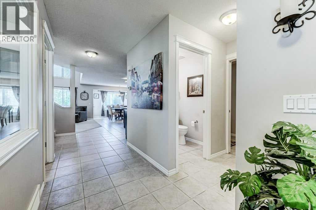 11 Cranfield Link SE — photo 2
