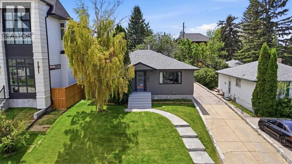 2119 22 Avenue SW — photo 2