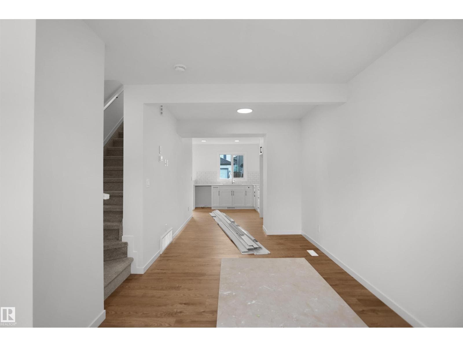 2115 210 ST NW — photo 5