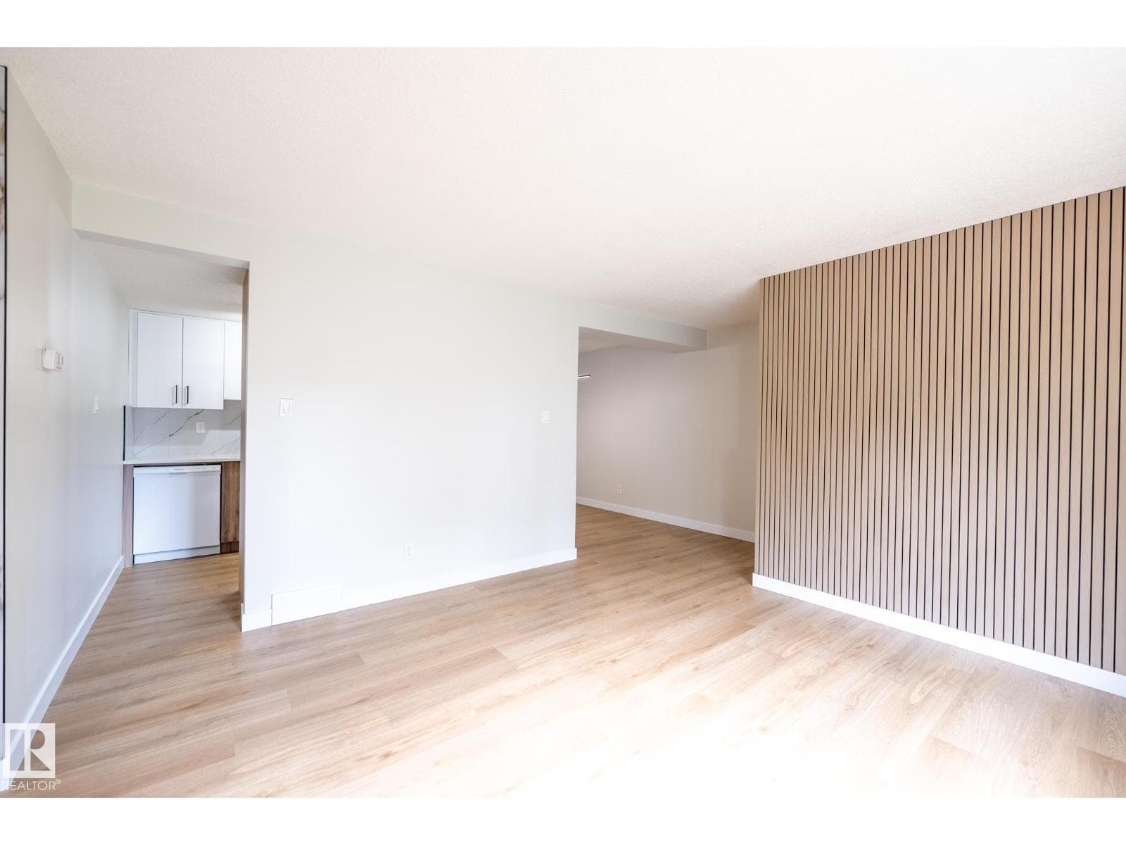 14 AMBERLY CO NW — photo 4