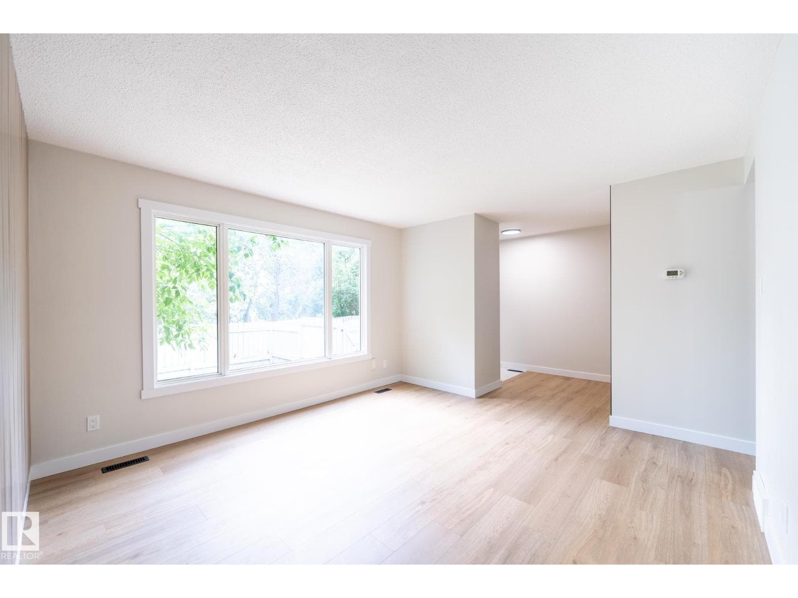 14 AMBERLY CO NW — photo 5