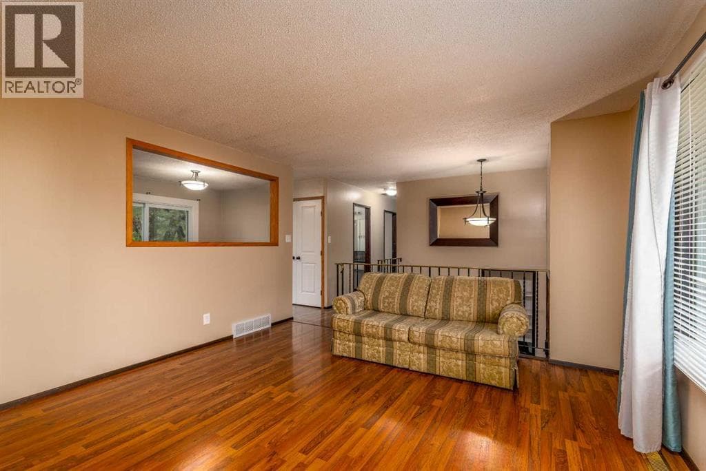 108 3 Avenue W — photo 5