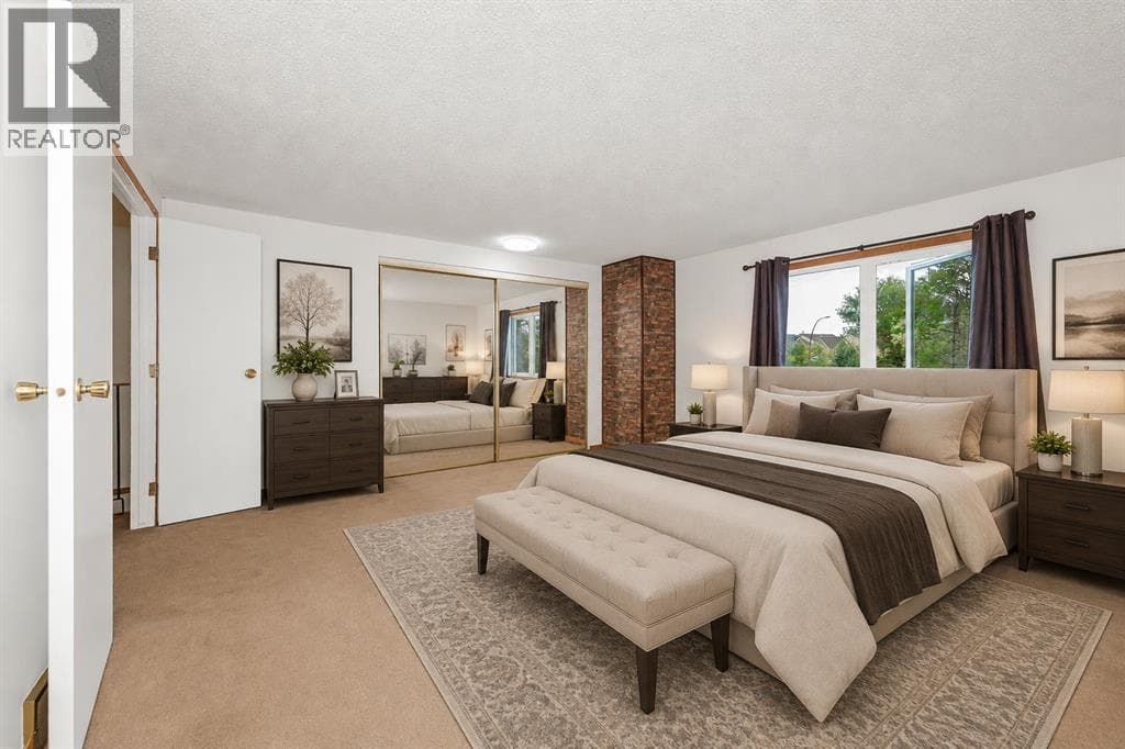 78 Queen Anne Close SE — photo 2
