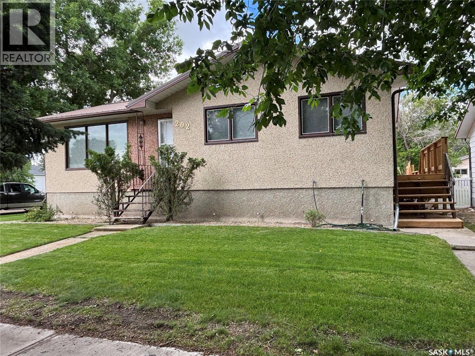 202 Herbert STREET — photo 3