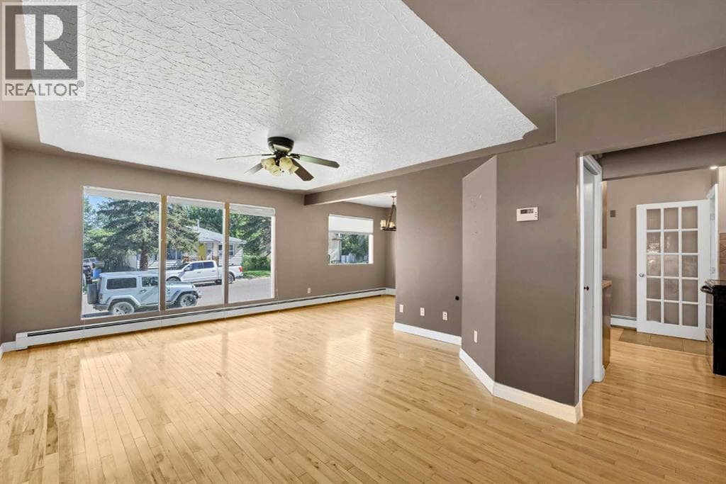 129 7 Street SE — photo 5