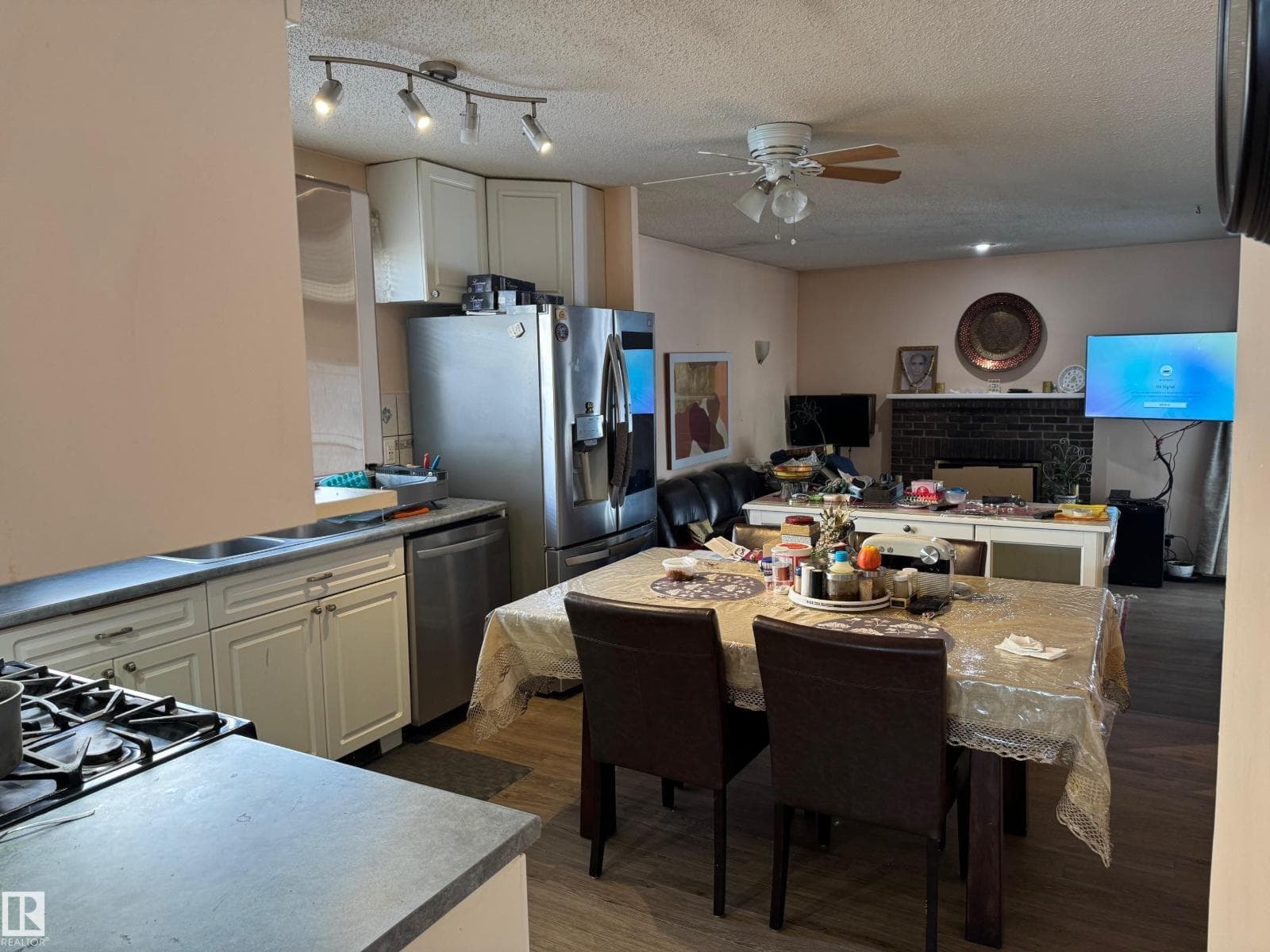 3203 74 ST NW — photo 5