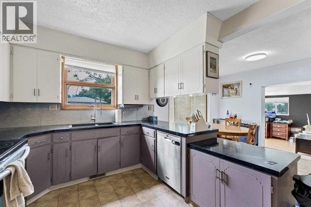 213 6 Street SE — photo 4