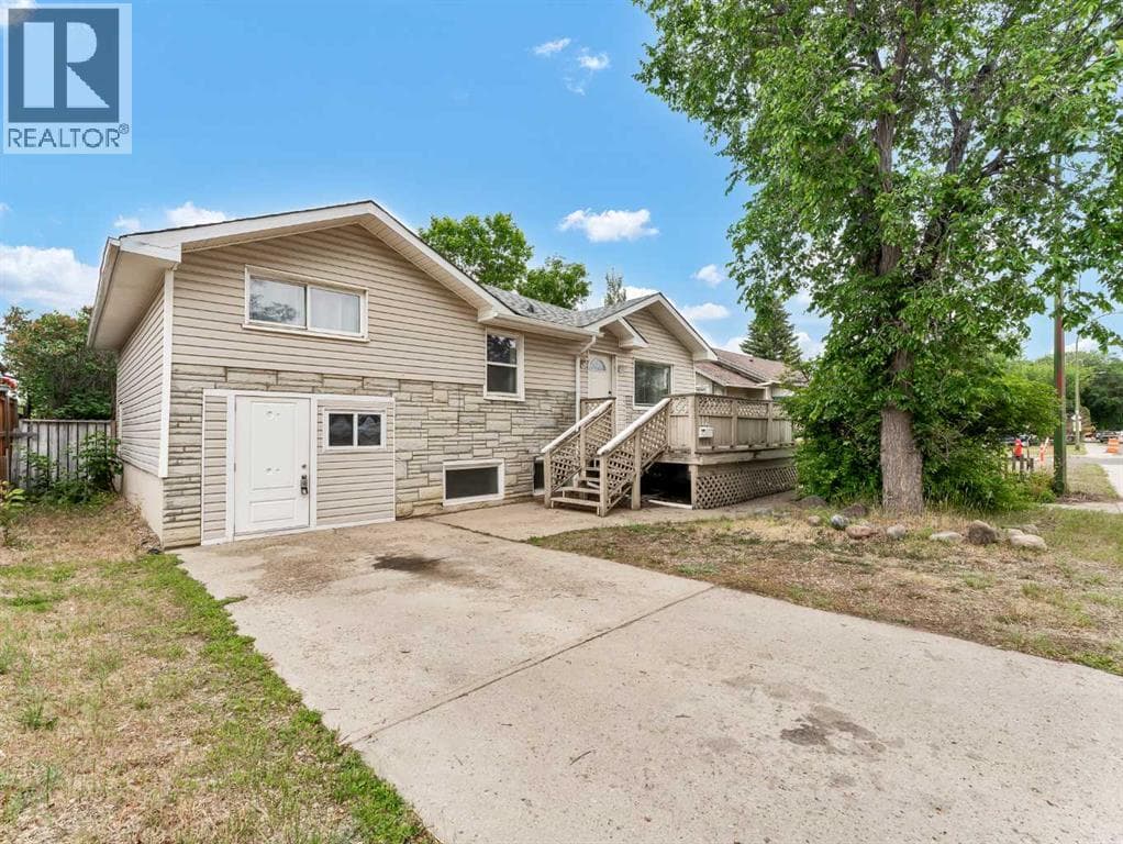 112 8 Street SW