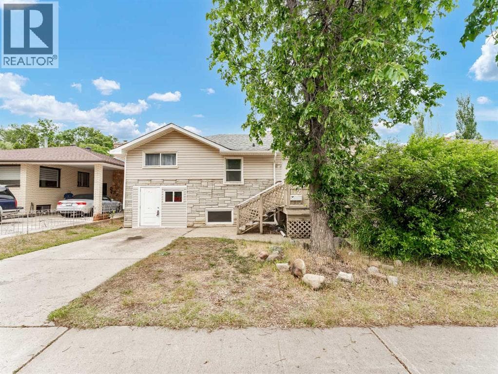 112 8 Street SW — photo 2