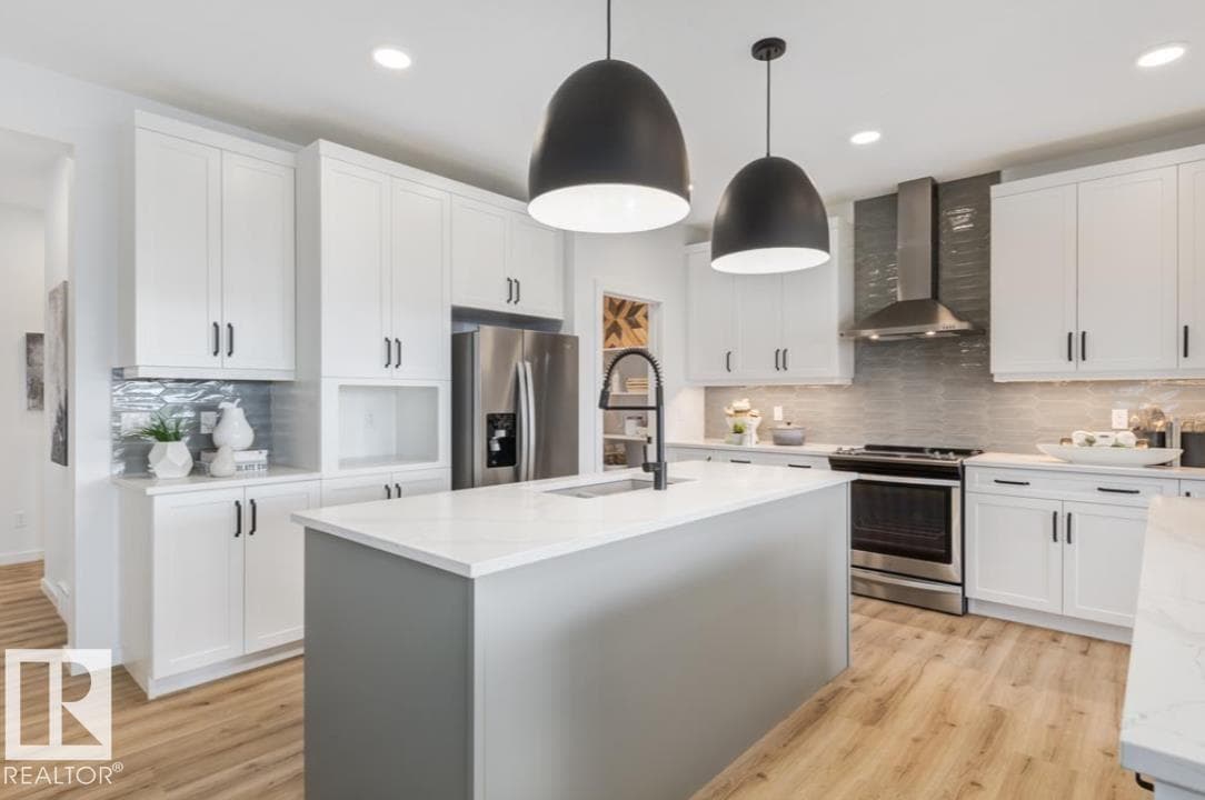 81 Rosa Crescent — photo 4