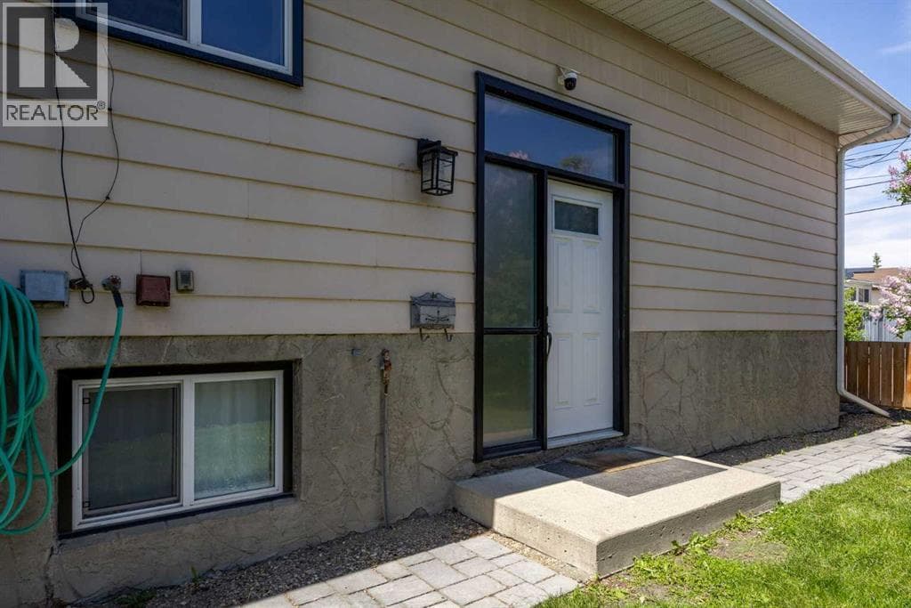 8A Arlington Bay SE — photo 5