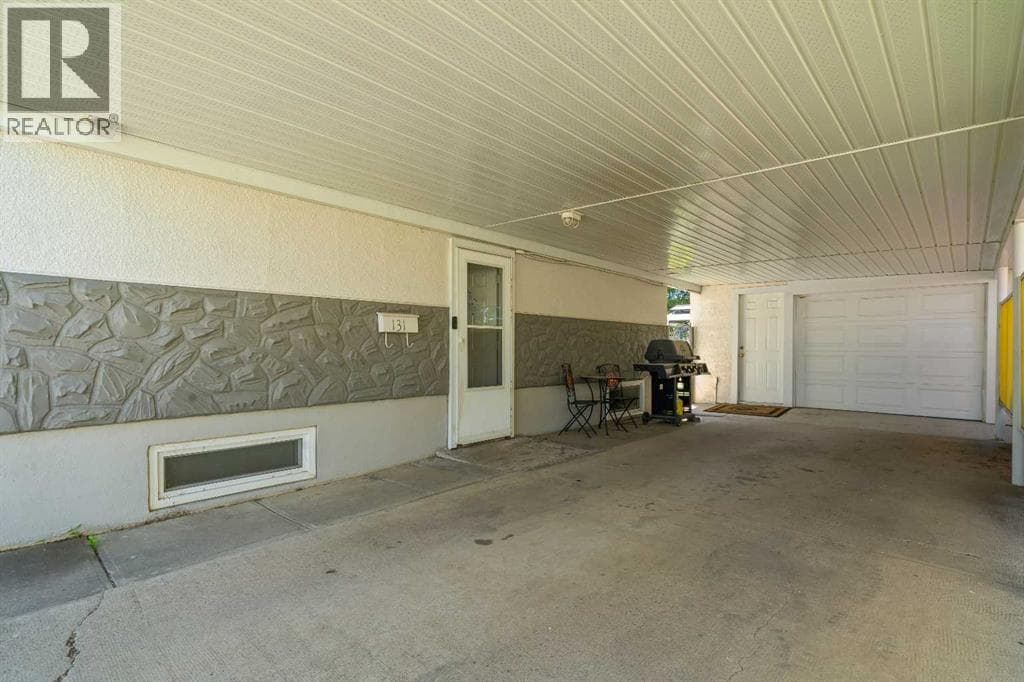 131 Mitchell Crescent NW — photo 4