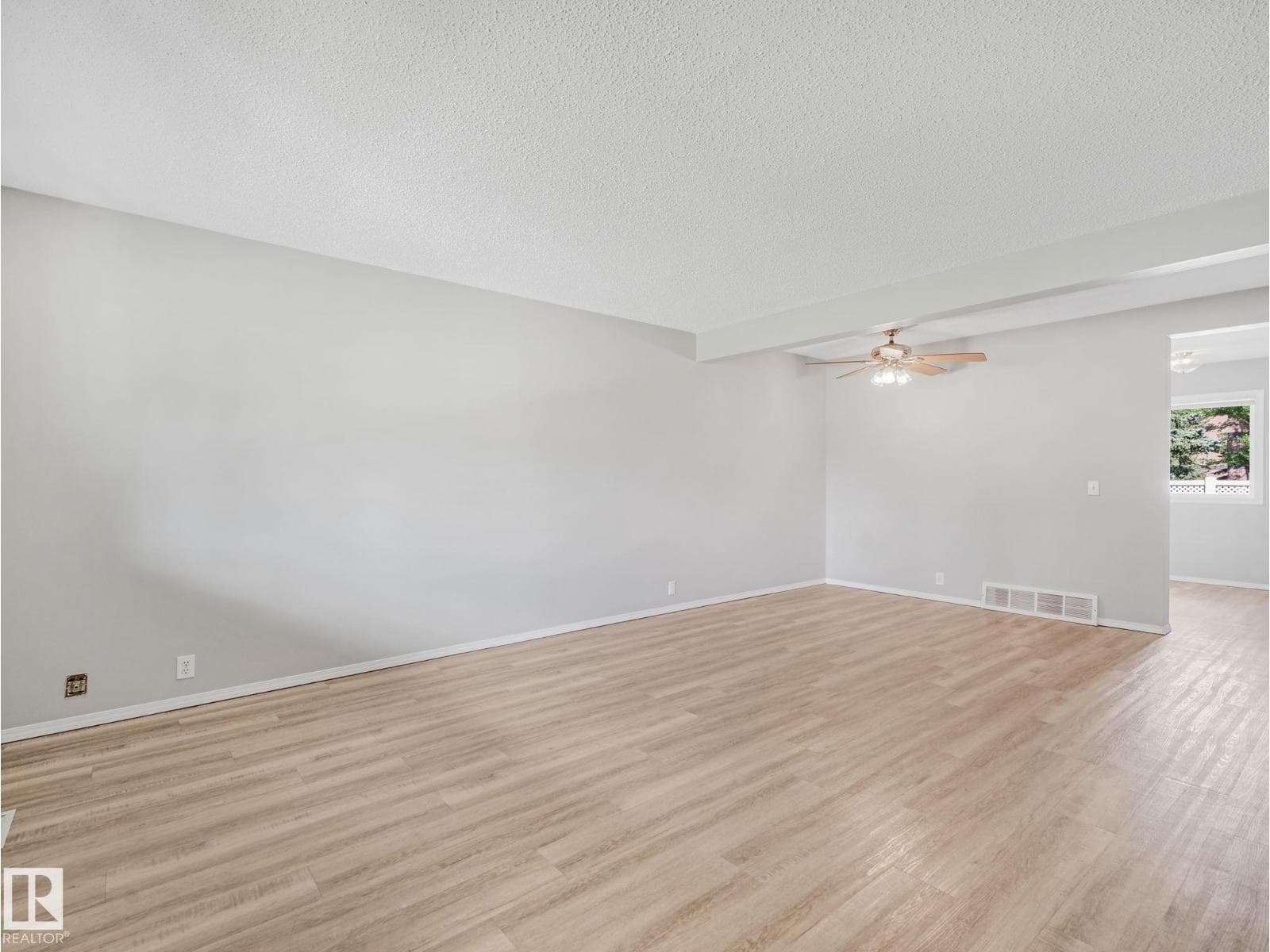 #55 13833 30 ST NW — photo 3